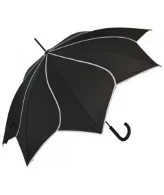 Mustat terälehdet sateenvarjo